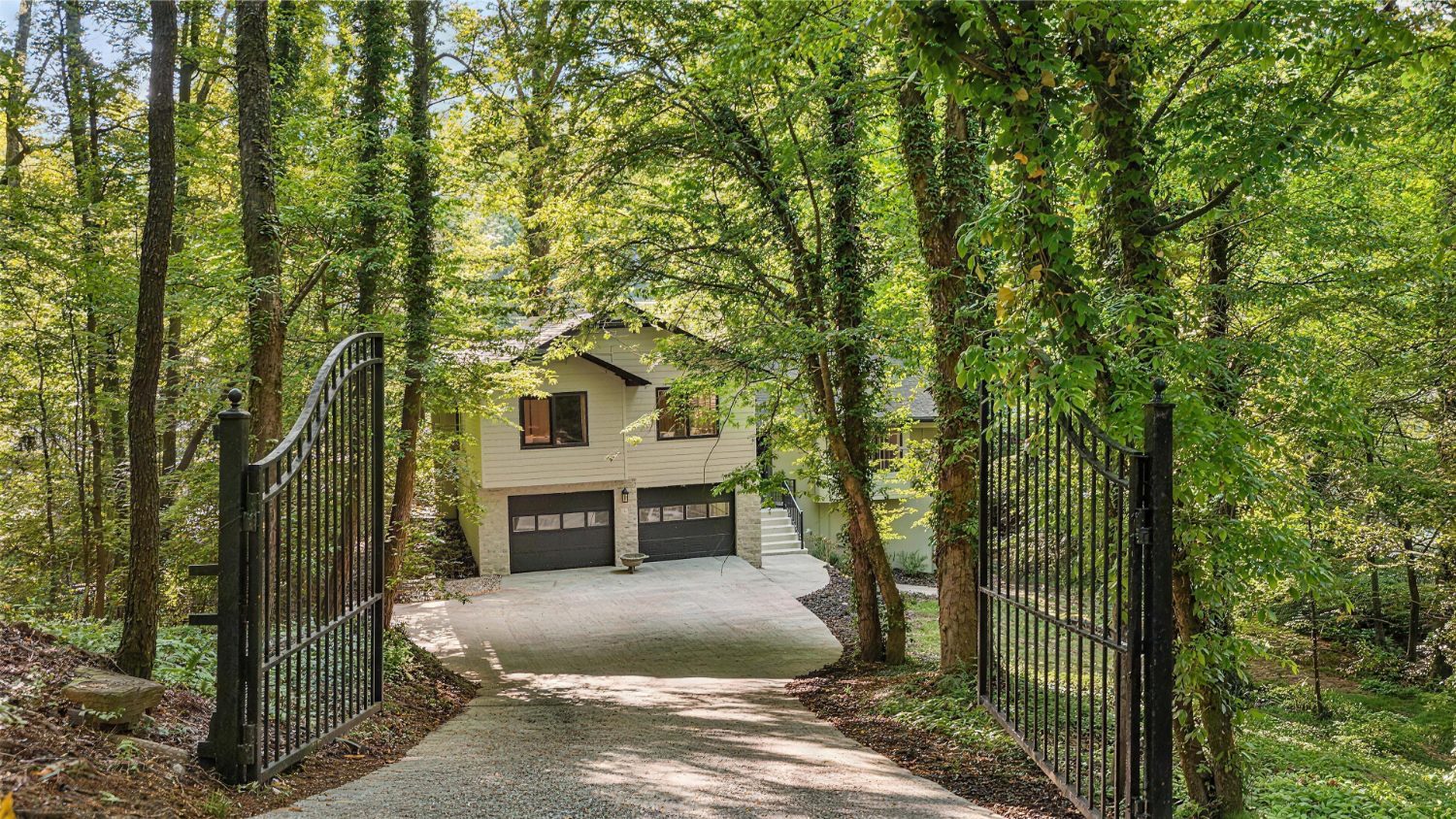 482 Willowbrook Drive SE in Smyrna
